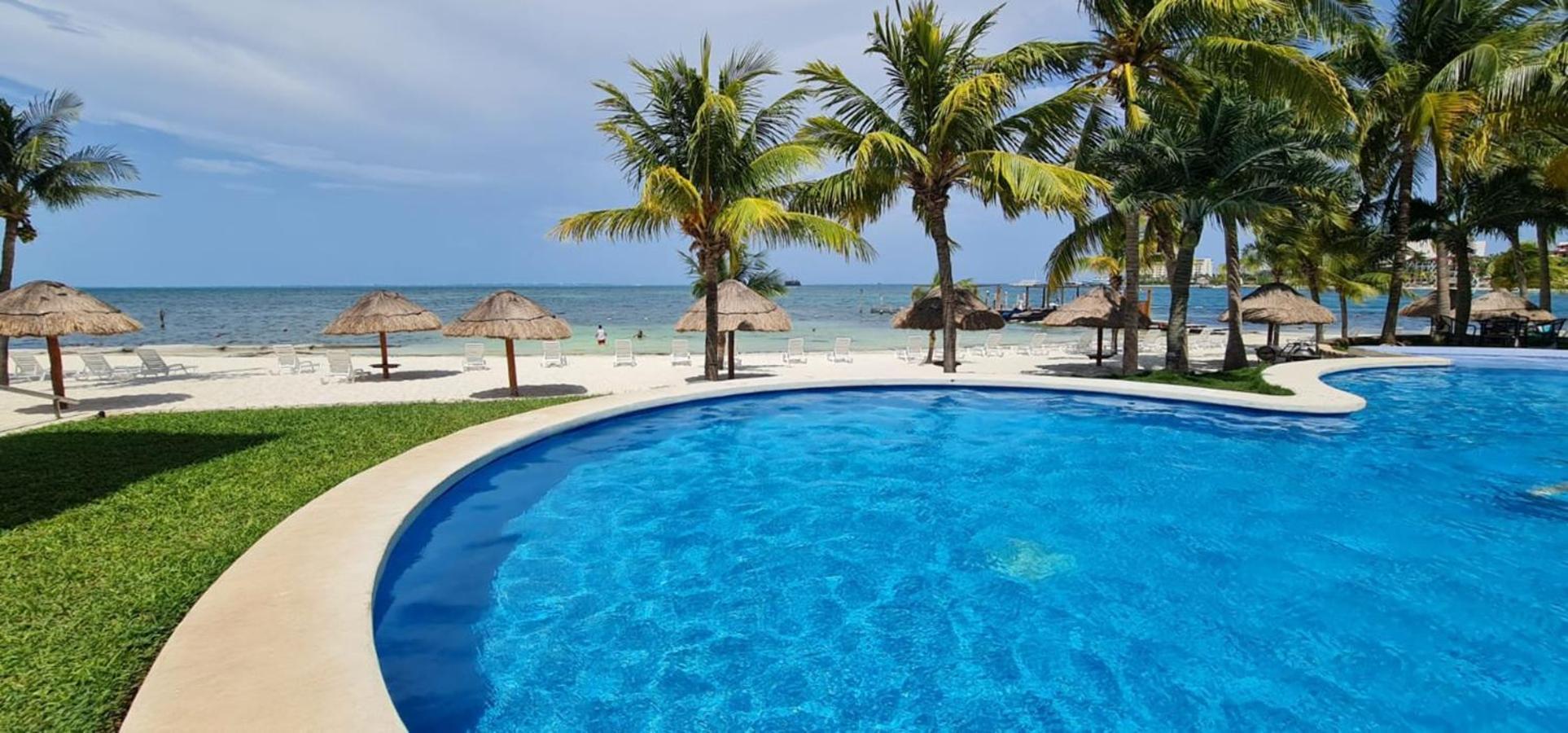 Oceanfront At Unique Location Apartment *