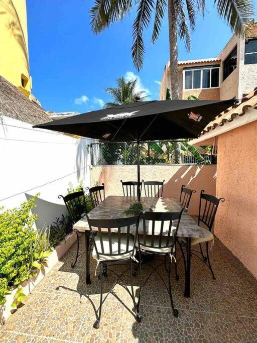 Lagoon-front House In Zone Location With Easy Access To Attractions