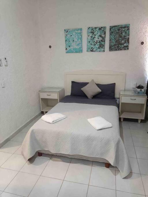 Villa Lagoon-front House In Zone Location With Easy Access To Attractions