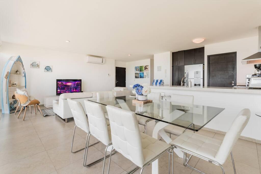 Marina Beachfront 2 Bdr By Casa Paraiso *