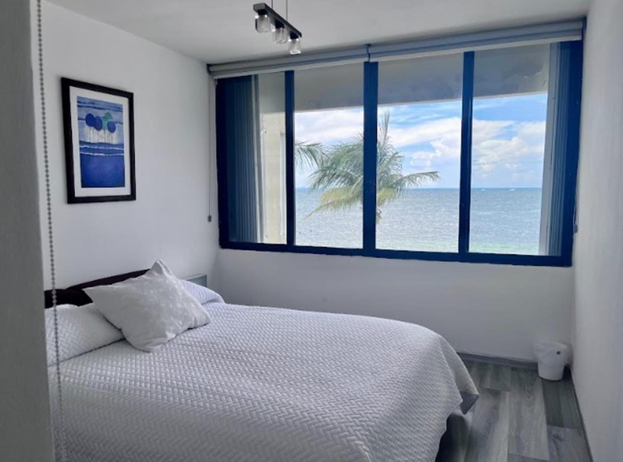 Oceanfront At Unique Location Apartment *