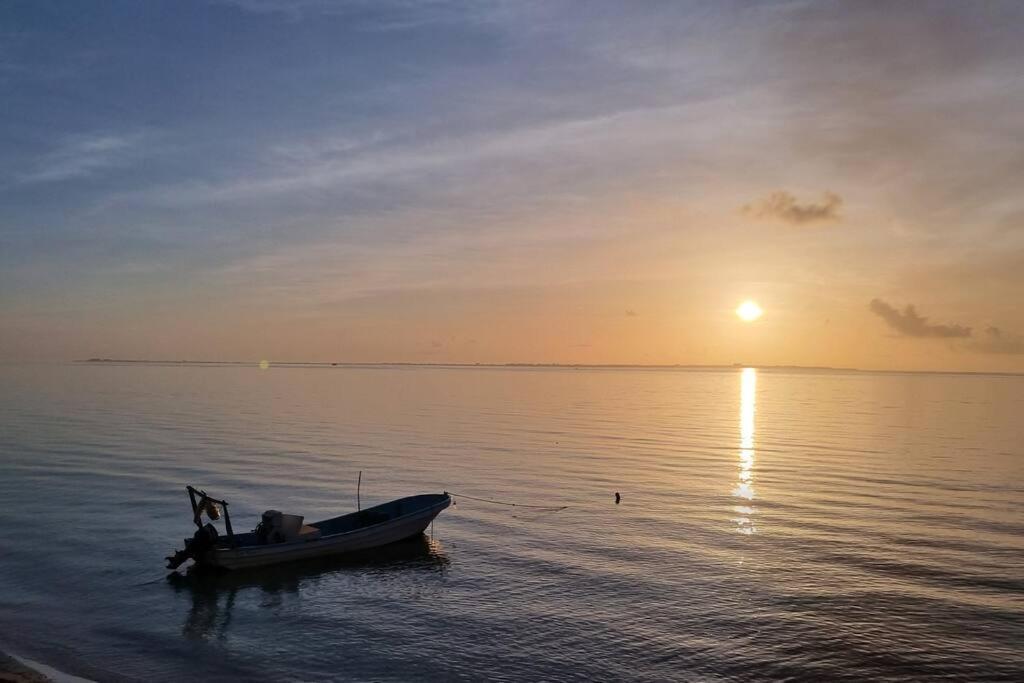 House & Yacht Seaside Sunrise Haven Villa *