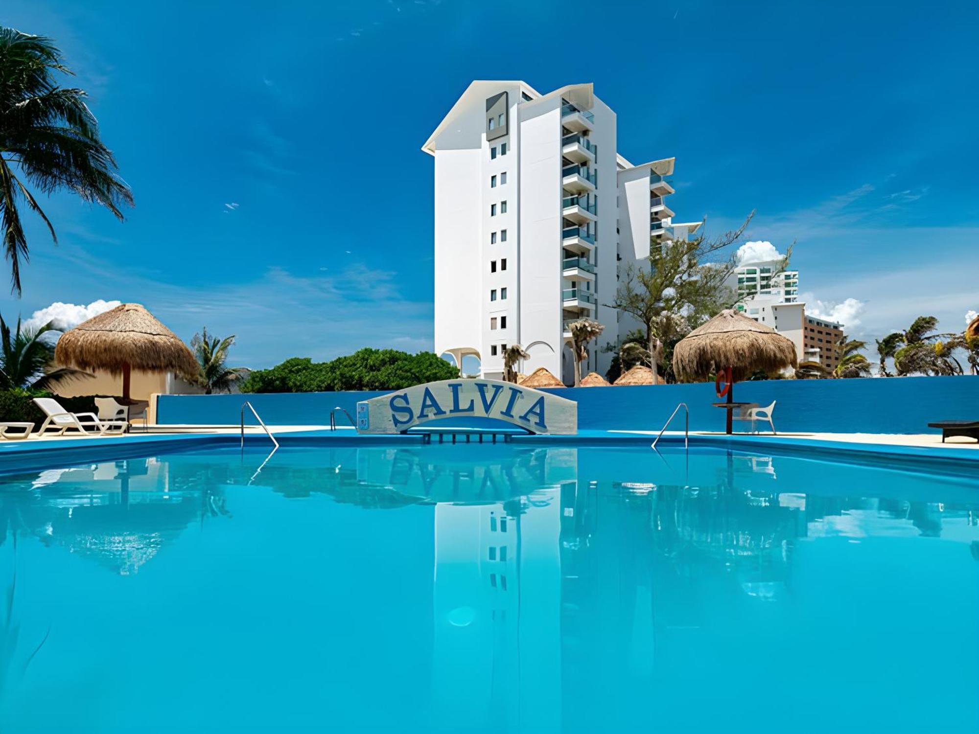 Paradise Beachfront & Nightlife Heart Cancún