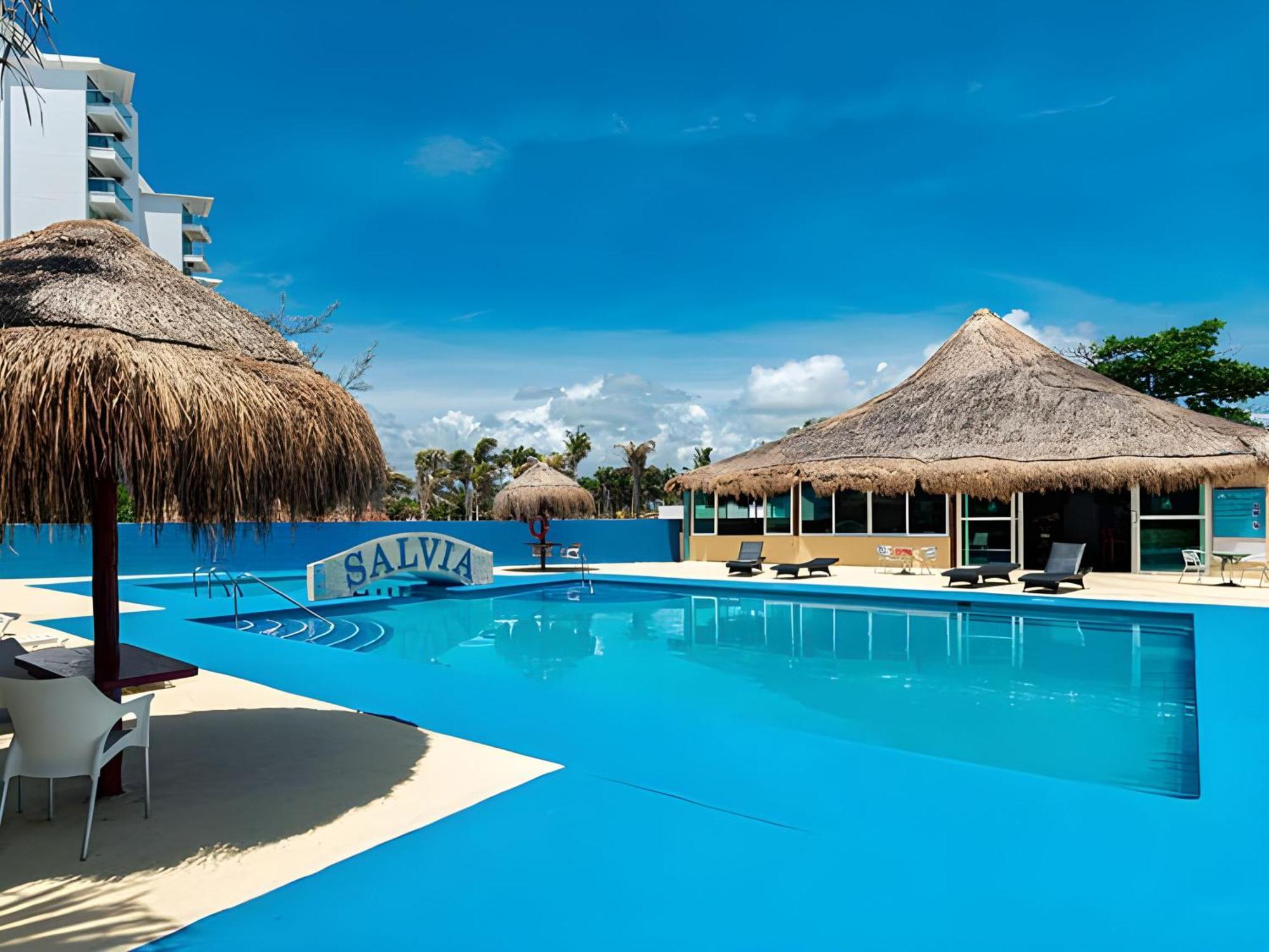 Paradise Beachfront & Nightlife Heart *