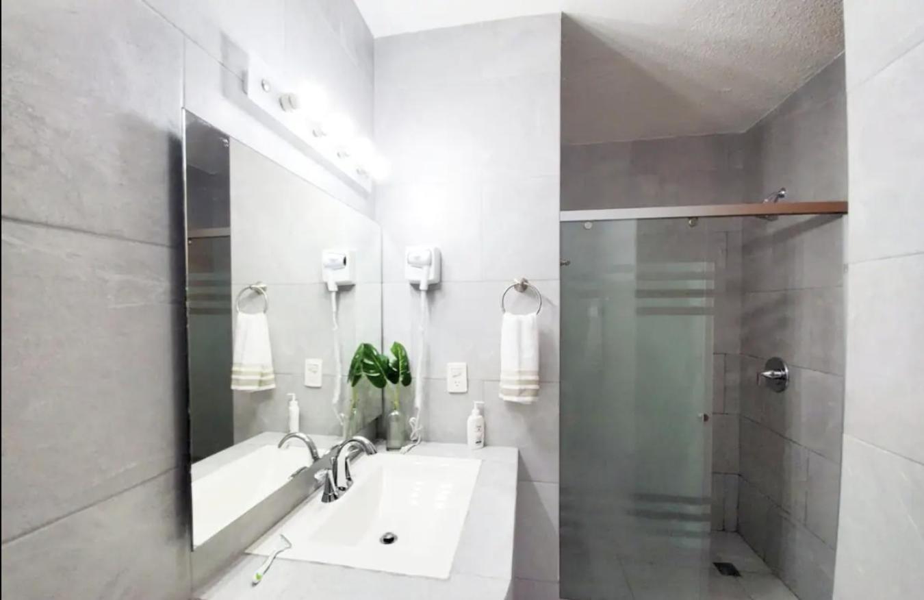 Beachfront In Zone Apartamento Cancún