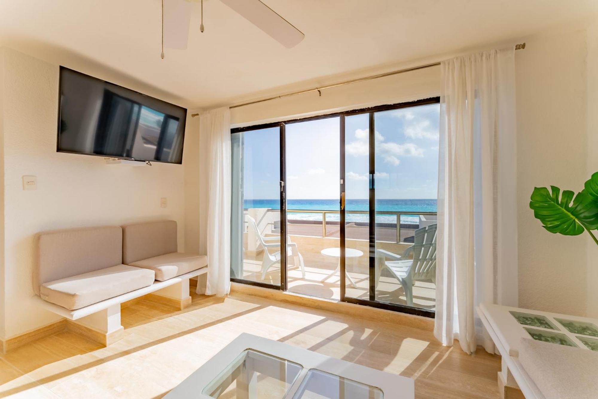Beachfront In Zone * Cancún