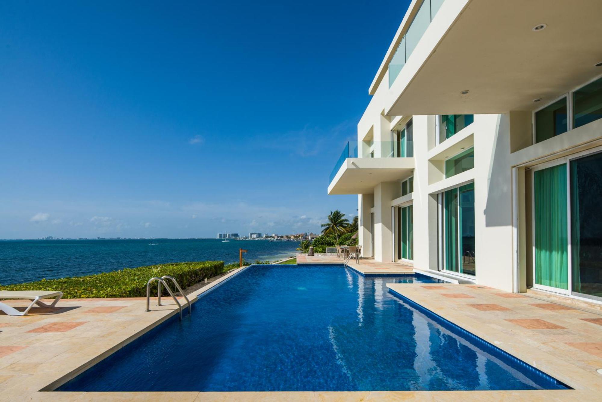 Punta Sam - Beachfront Luxury Villa