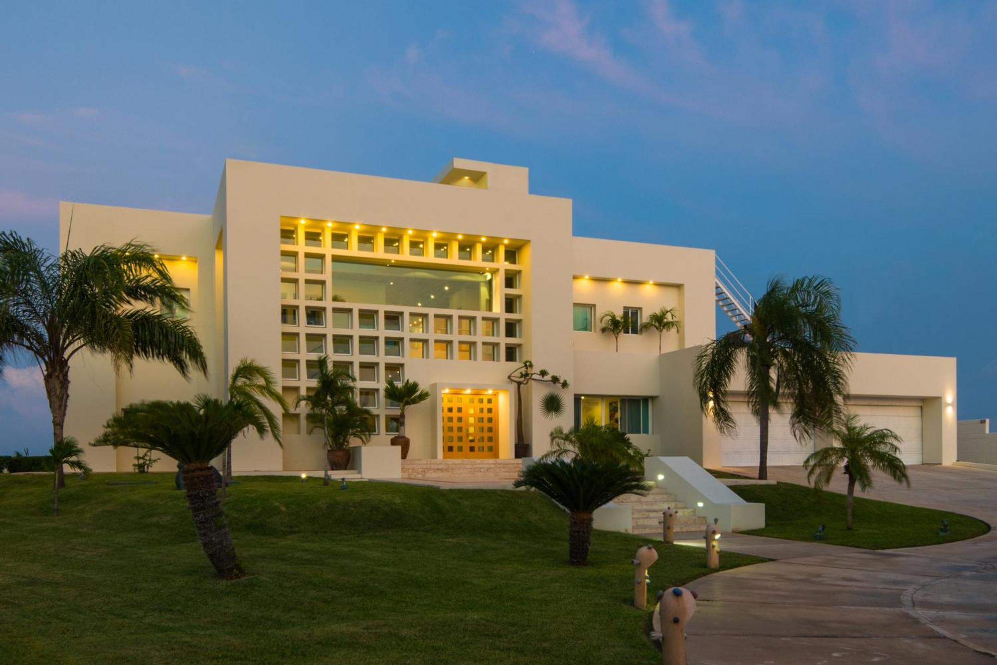 Punta Sam - Beachfront Luxury Cancún