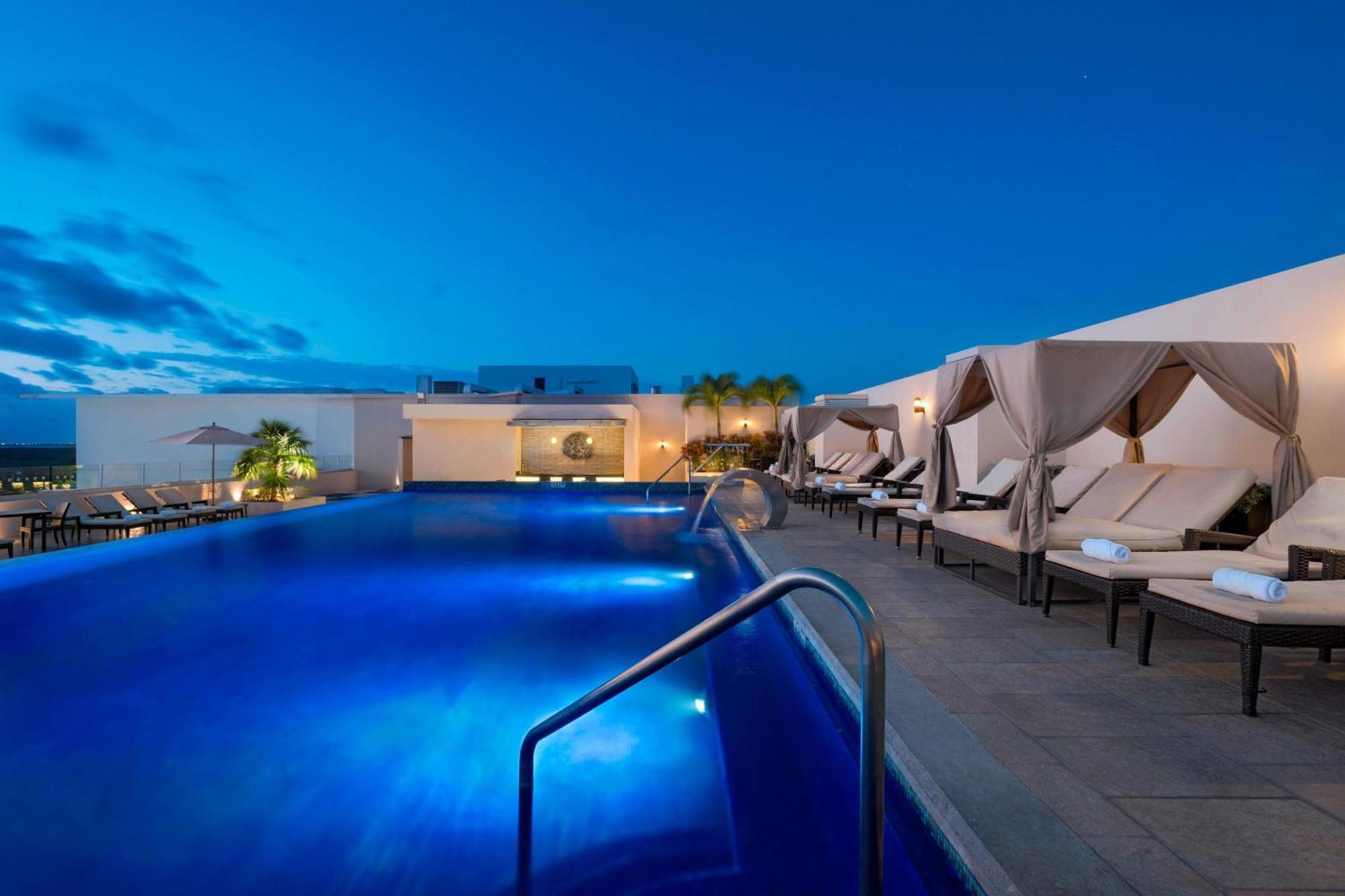 Four Points By Sheraton Centro Hotel Cancún