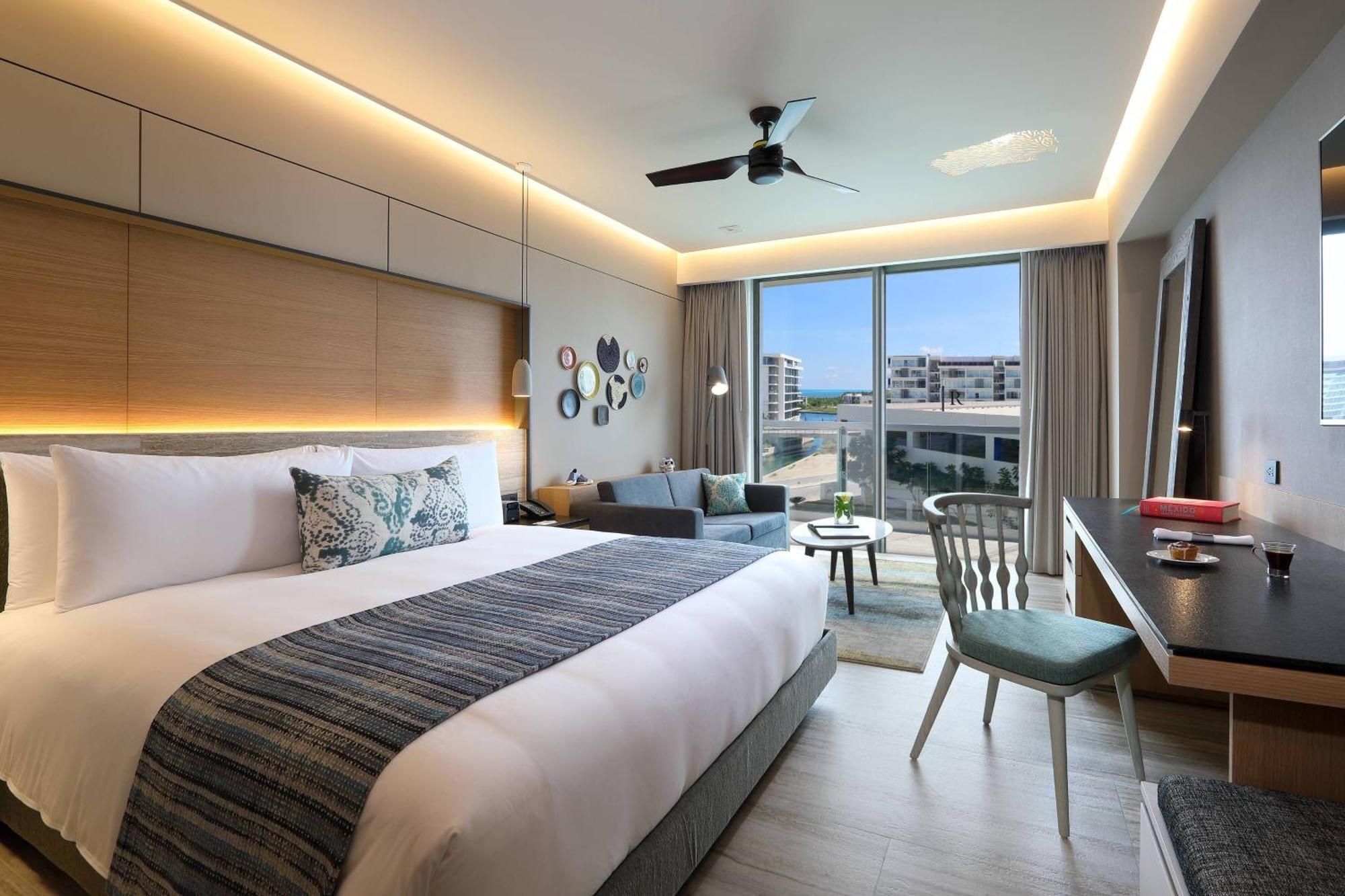 Renaissance & Marina Cancún