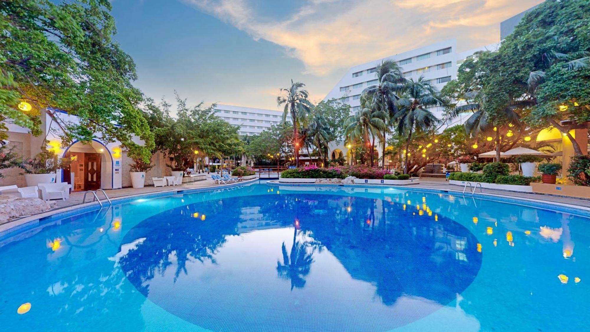 Resort Oasis Palm Cancún