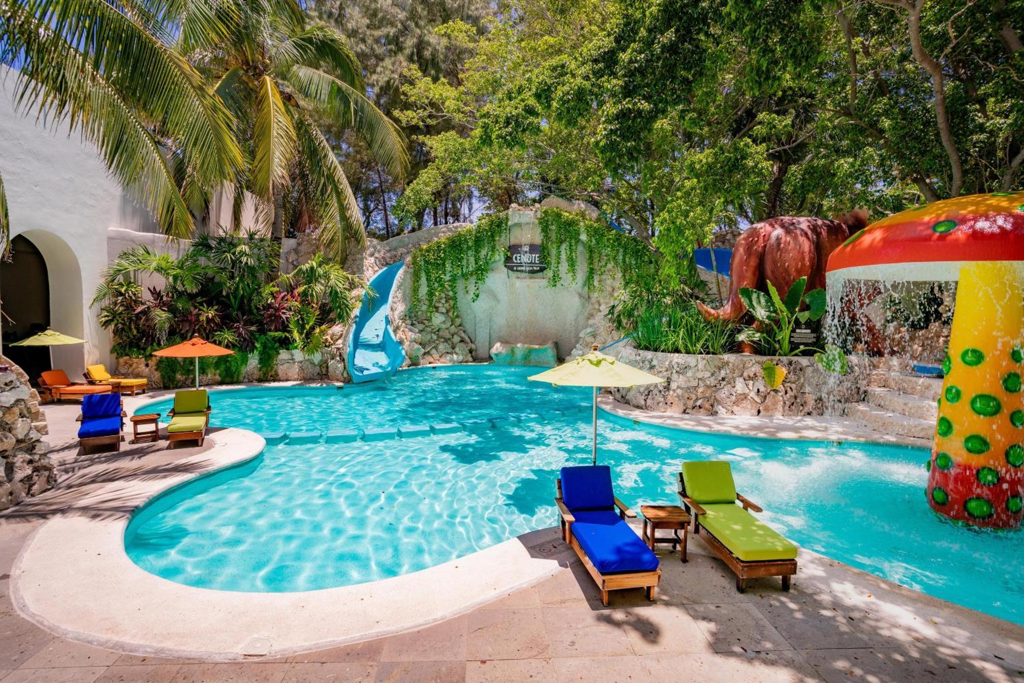 Oasis Palm Resort