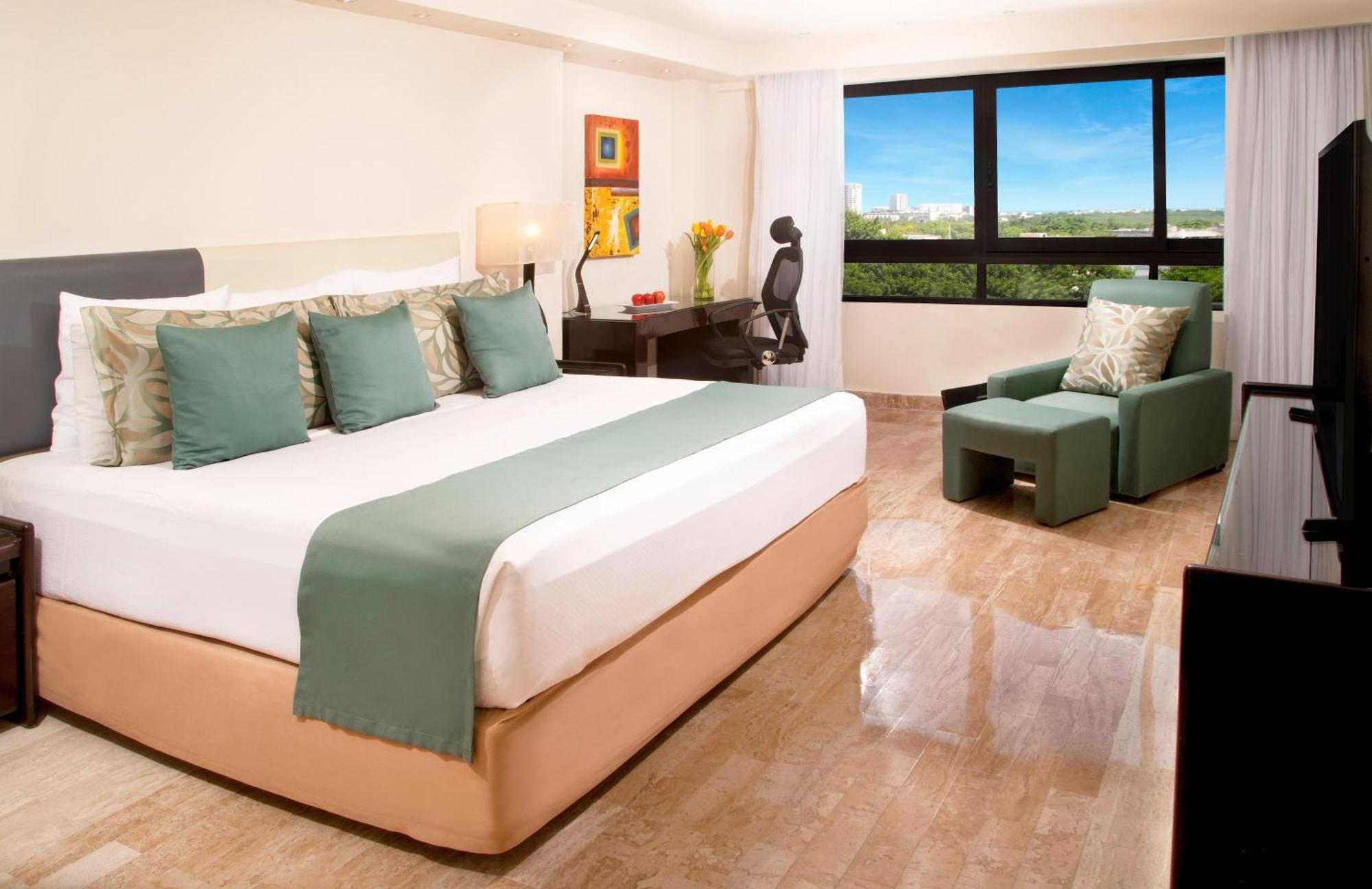 Hotel Smart The Urban Oasis