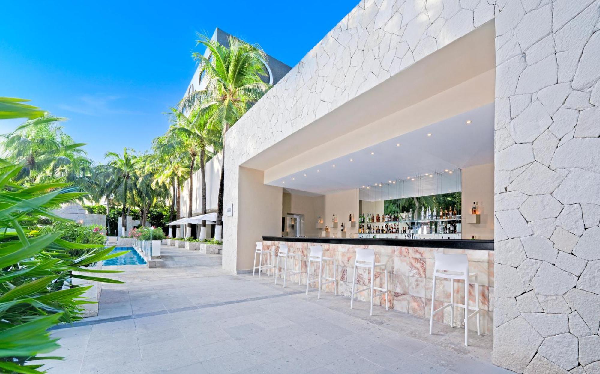 Smart The Urban Oasis Hotel