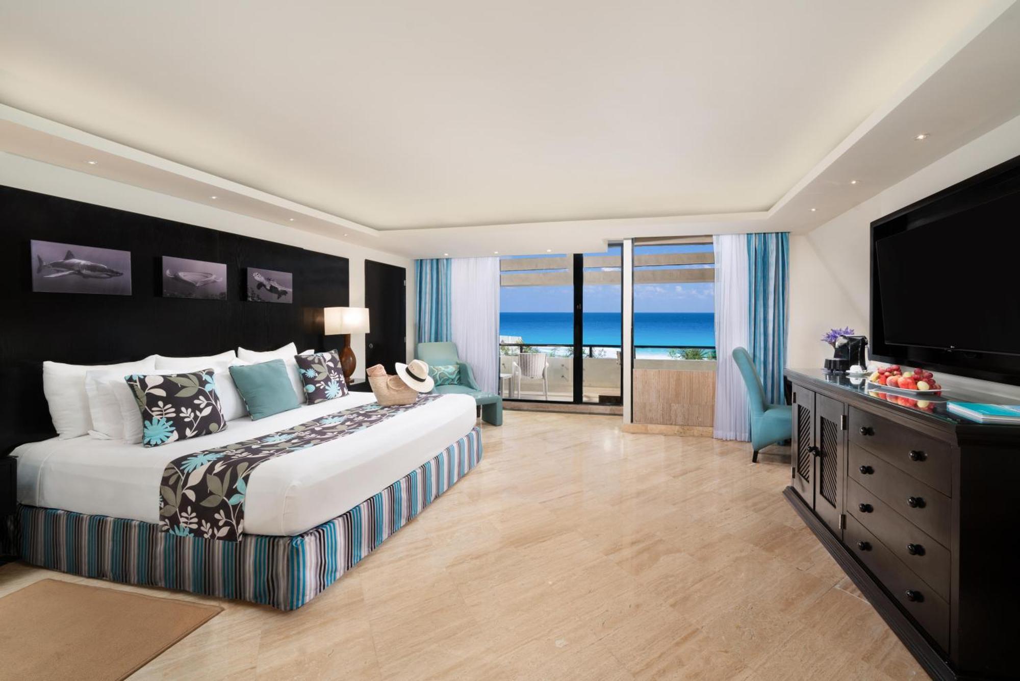 The Pyramid By Oasis Resort Cancún