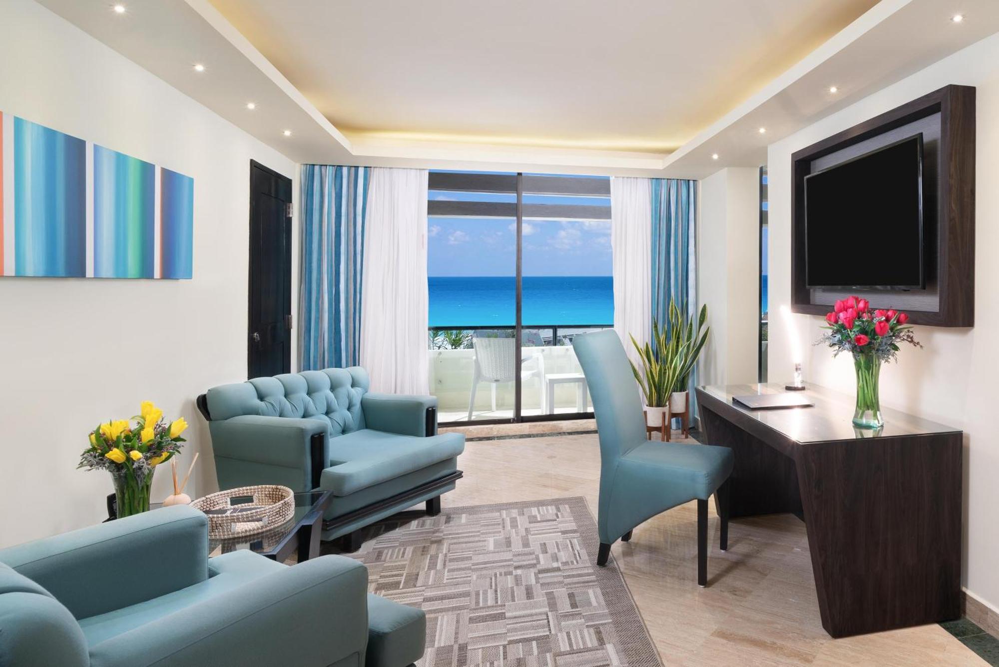 The Pyramid By Oasis Resort 5*
