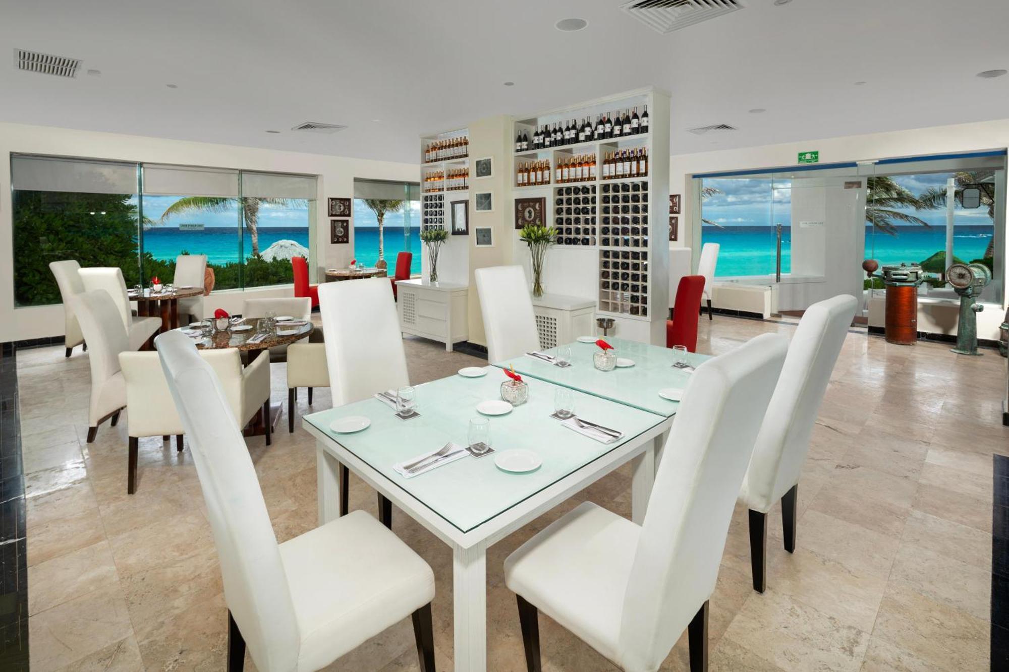 The Pyramid By Oasis Resort Cancún