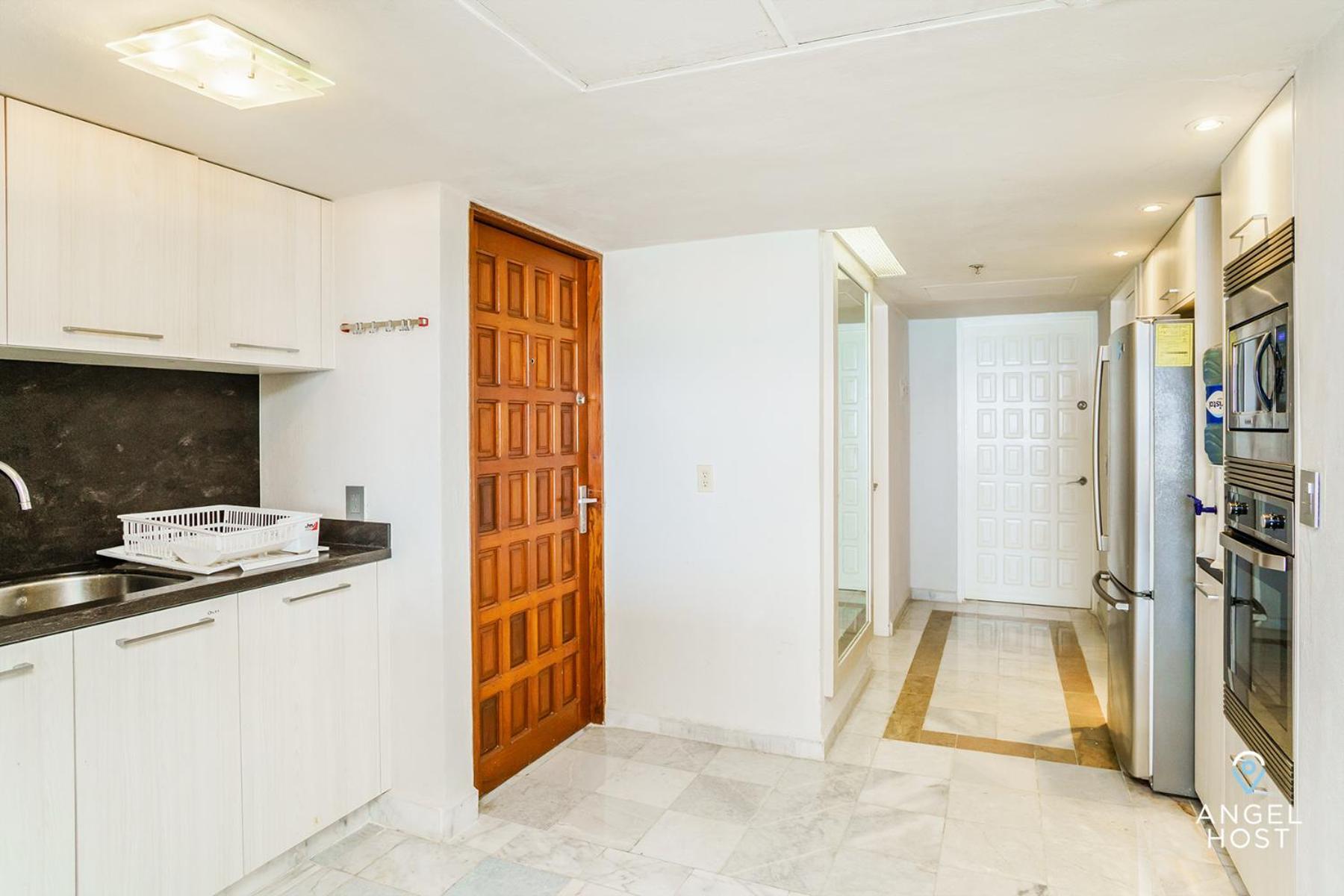 Fabulous Oceanview Access To & Pools Cancún