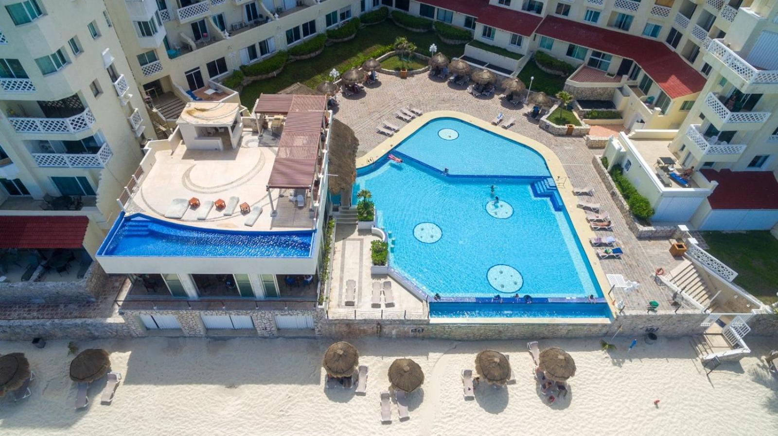 Plaza Estudios Frente Al Mar * Cancún