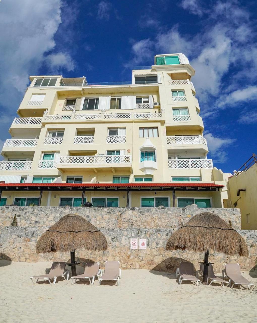 Plaza Estudios Frente Al Mar Apartahotel