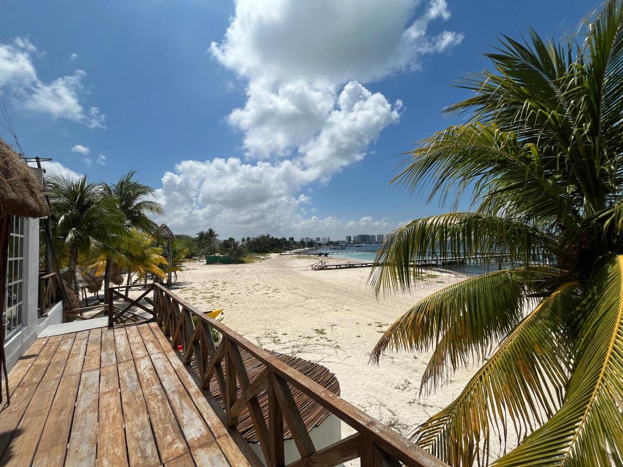 Seafront Shack Cancún