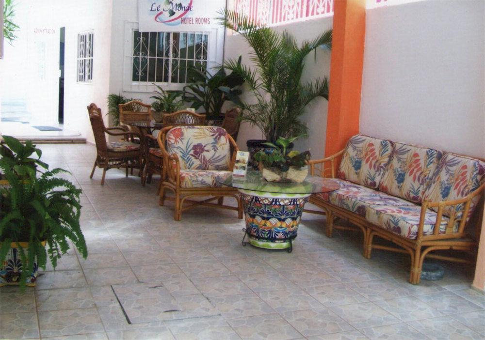 Suites Le Monde Hotel