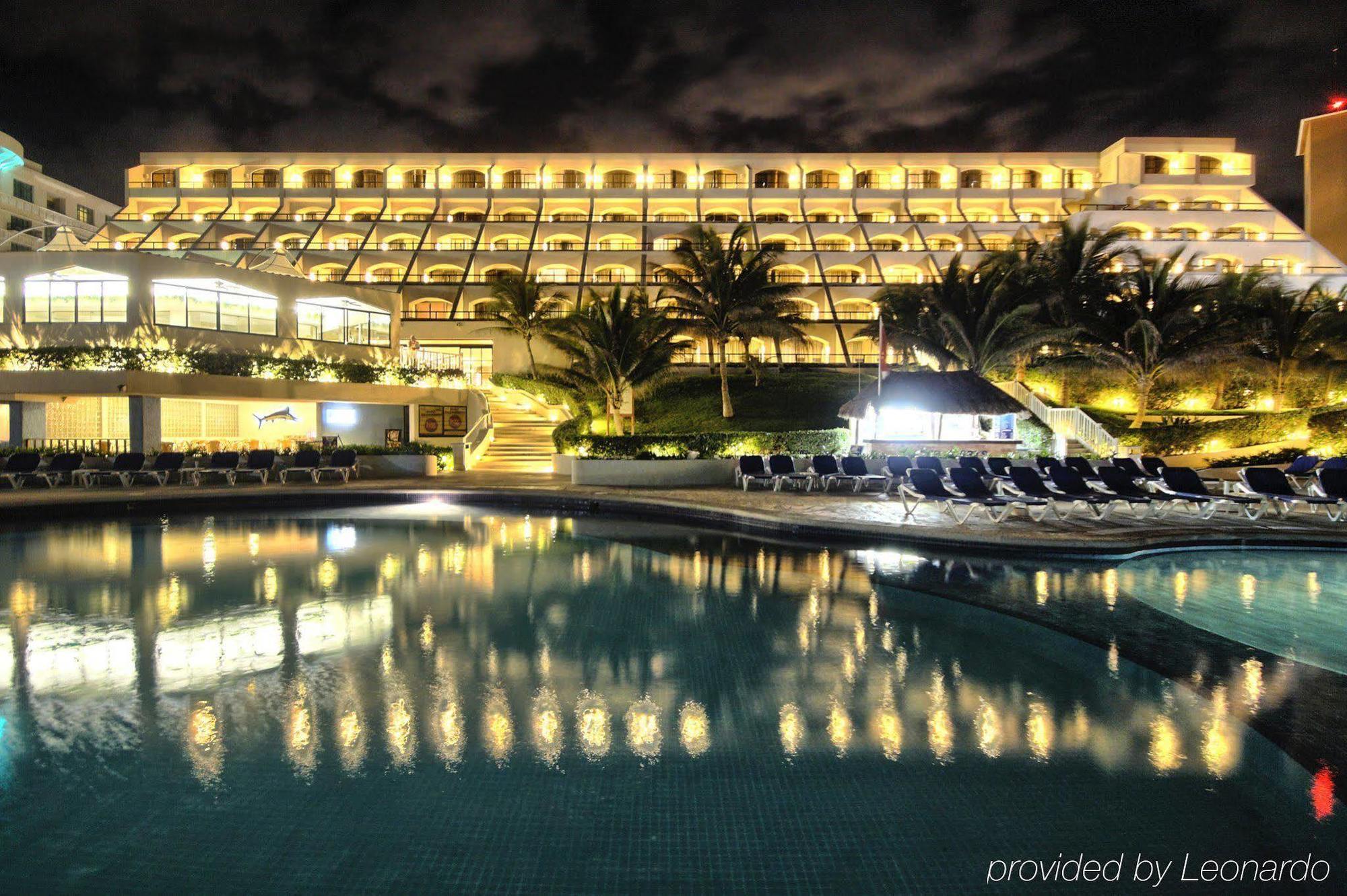 Golden Parnassus Adults Only & Hotel