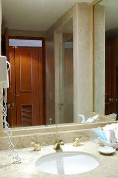 Golden Parnassus Adults Only & Hotel
