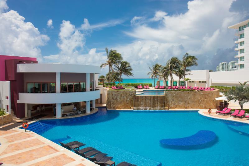 Altitude At Krystal Grand 5* Cancún