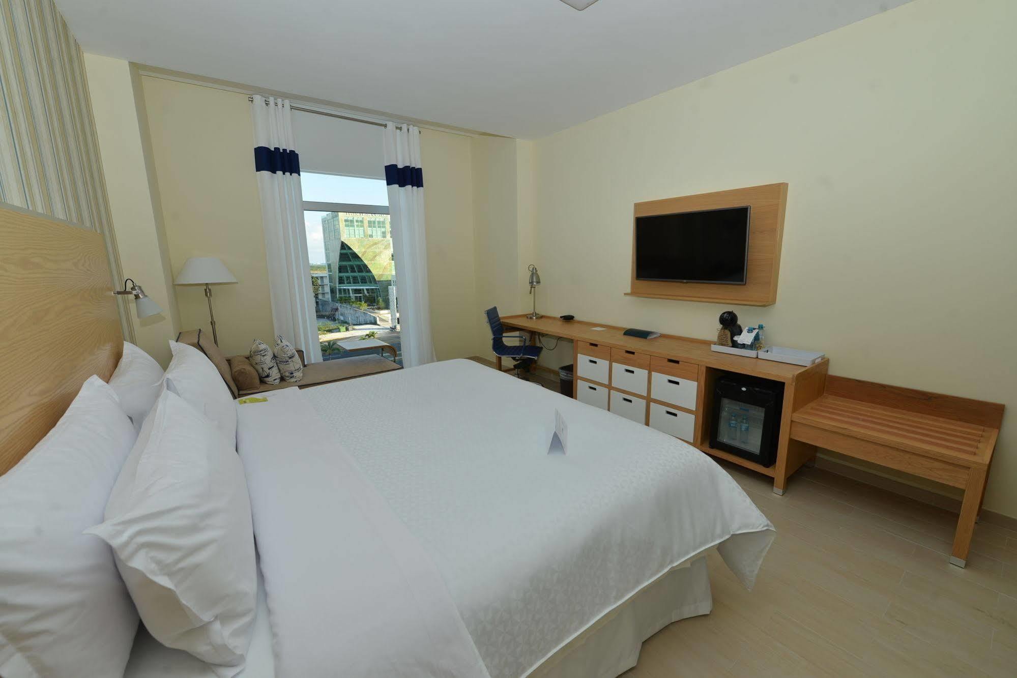 Four Points By Sheraton Centro 4*