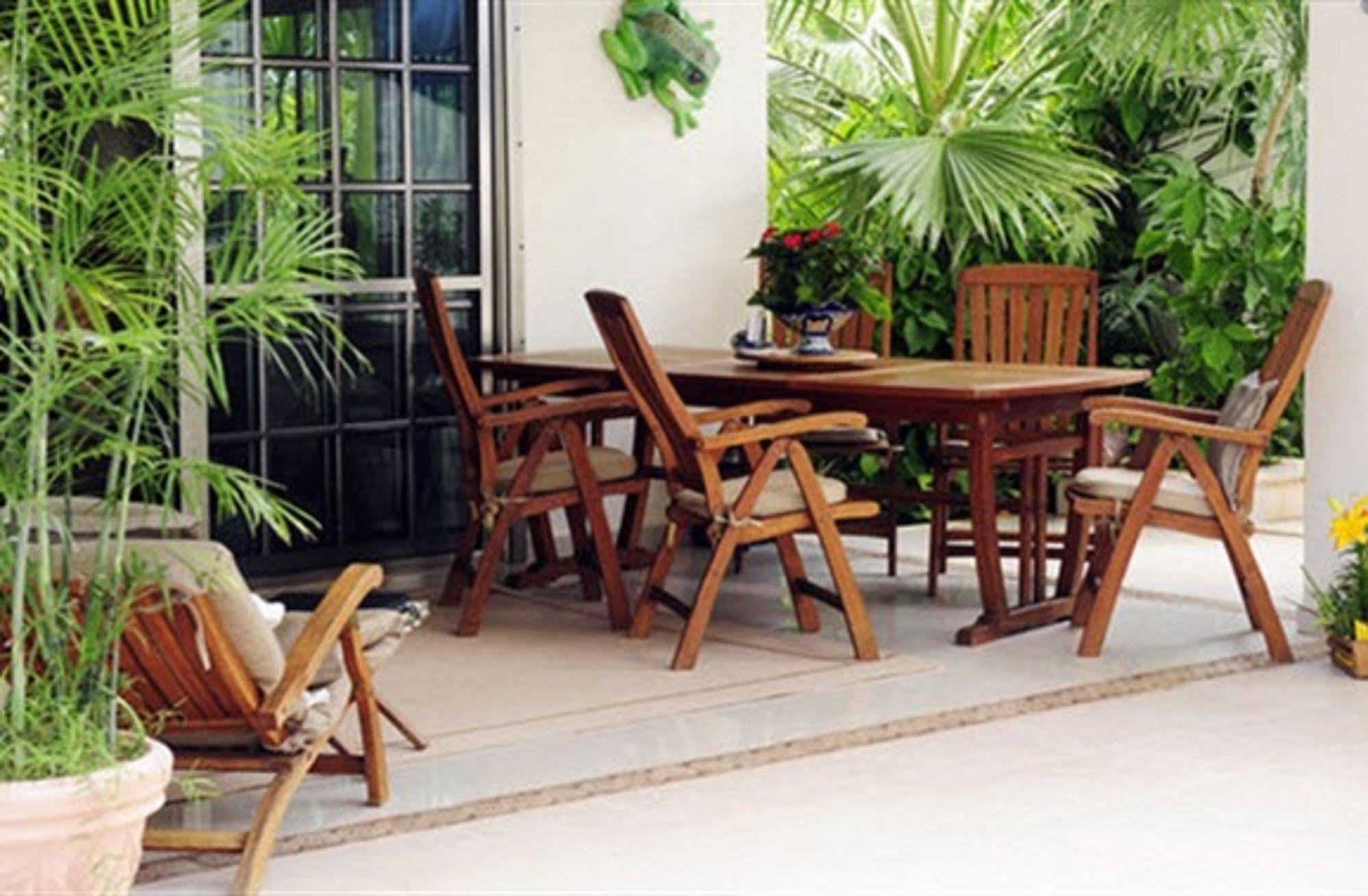 Away From (adults Only) Bed and breakfast