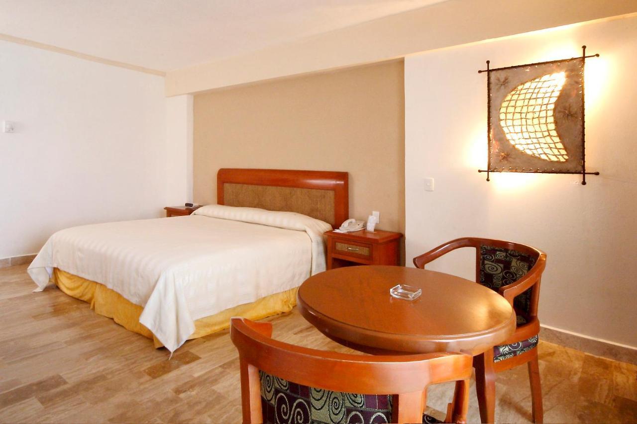 Hotel Golden Parnassus Cancún