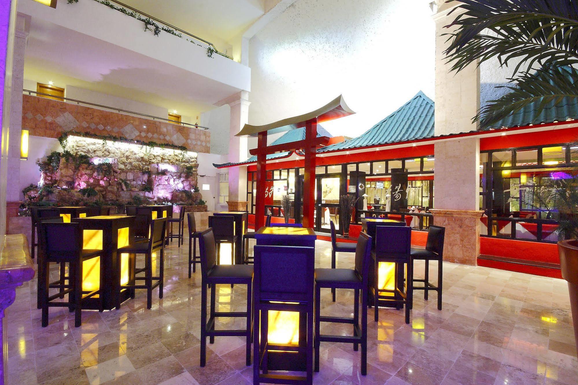 Golden Parnassus Adults Only & Cancún