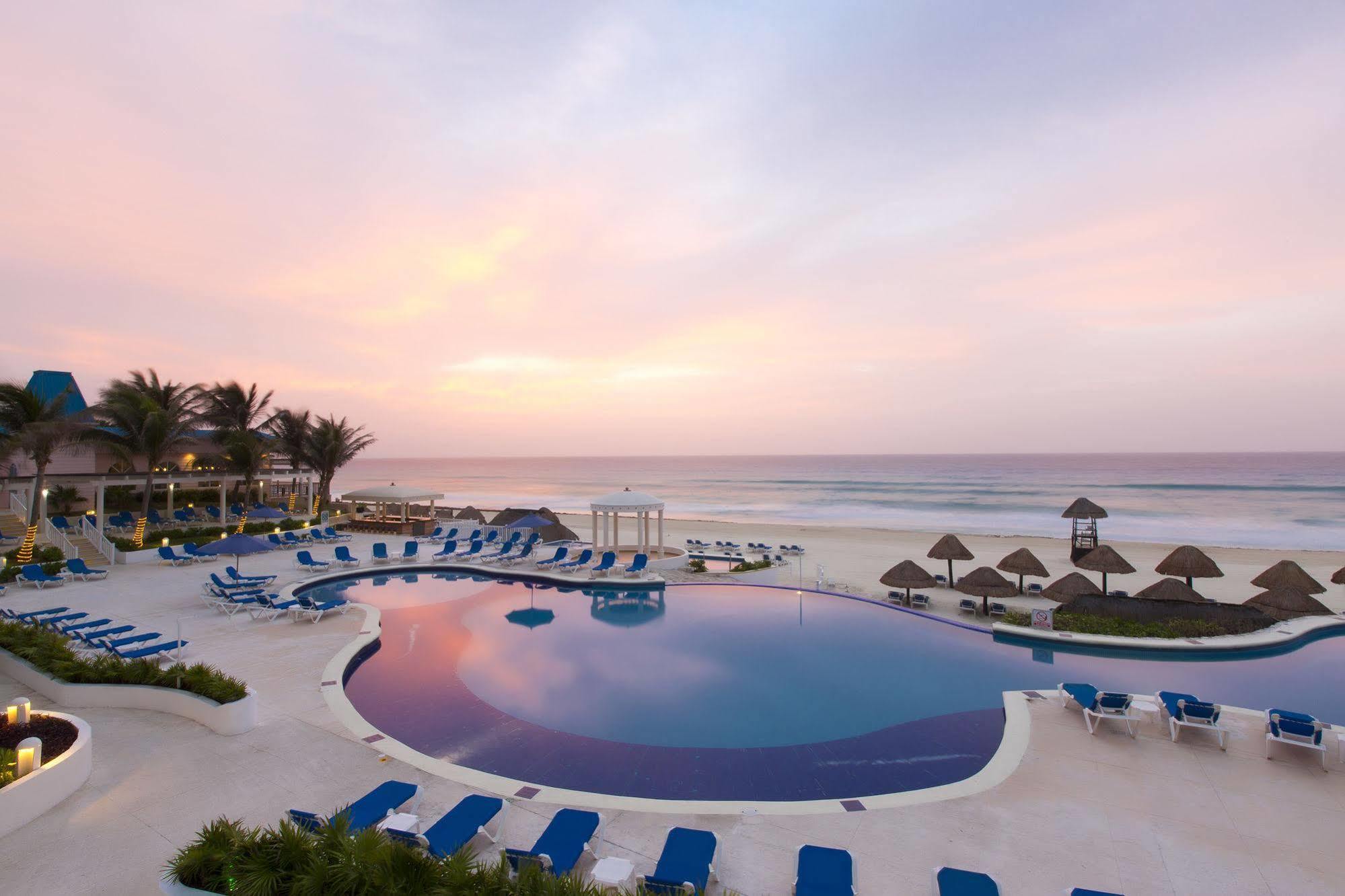 Golden Parnassus Adults Only & Hotel