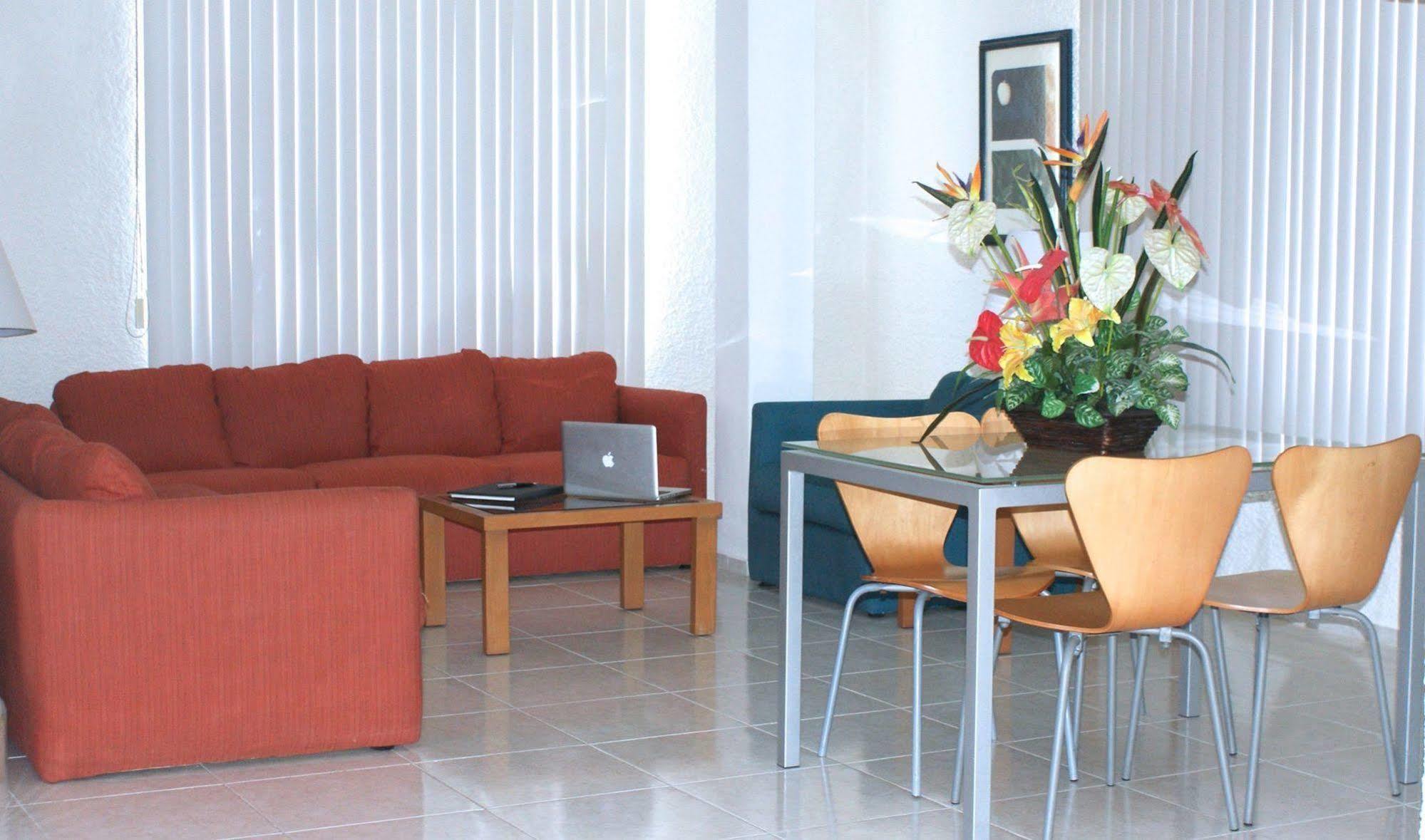 Y Nader Hotel 3*
