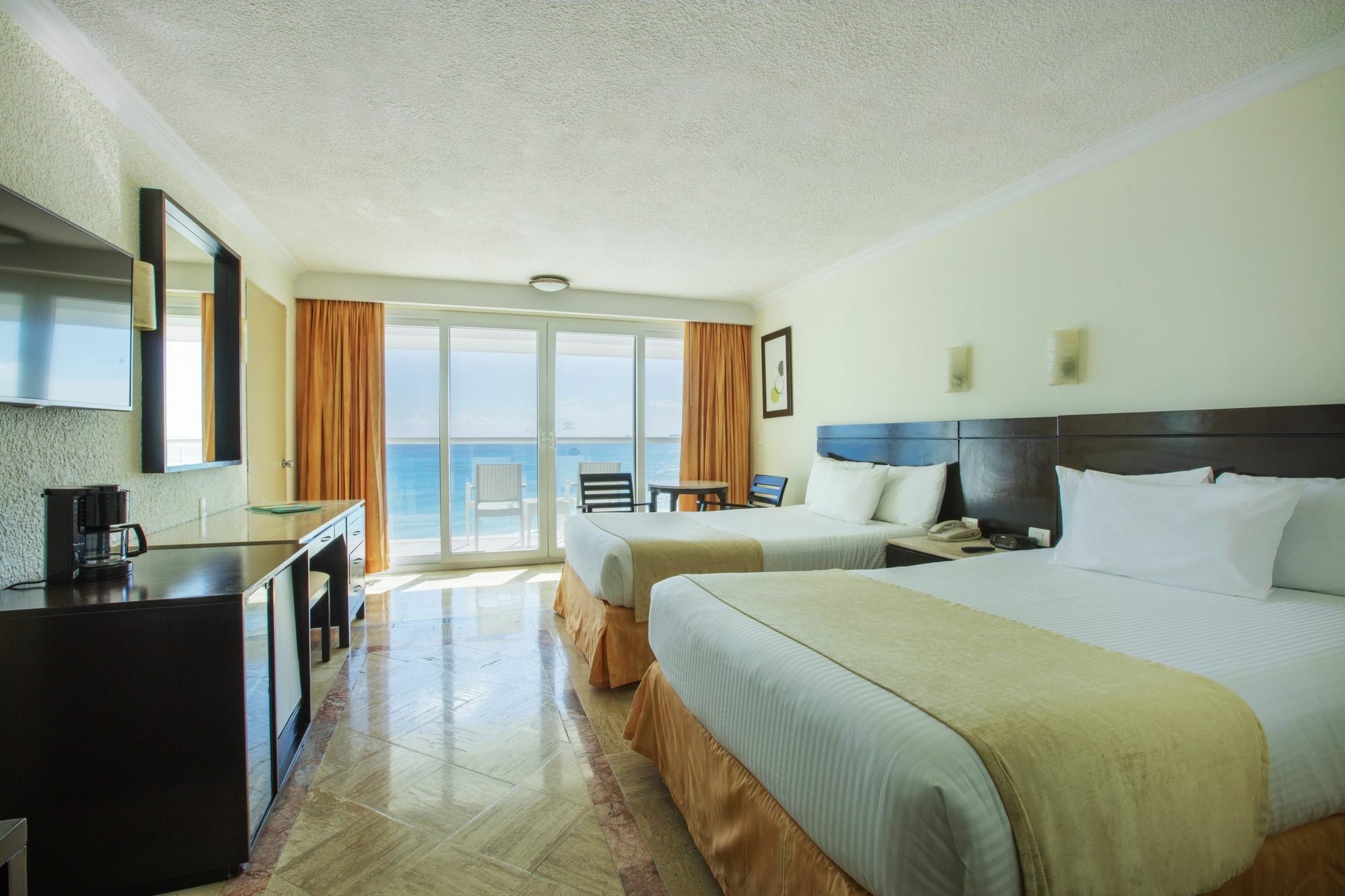 Krystal 4* Cancún