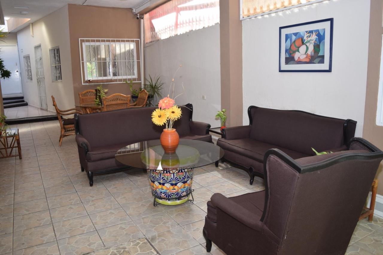 Hotel Suites Le Monde