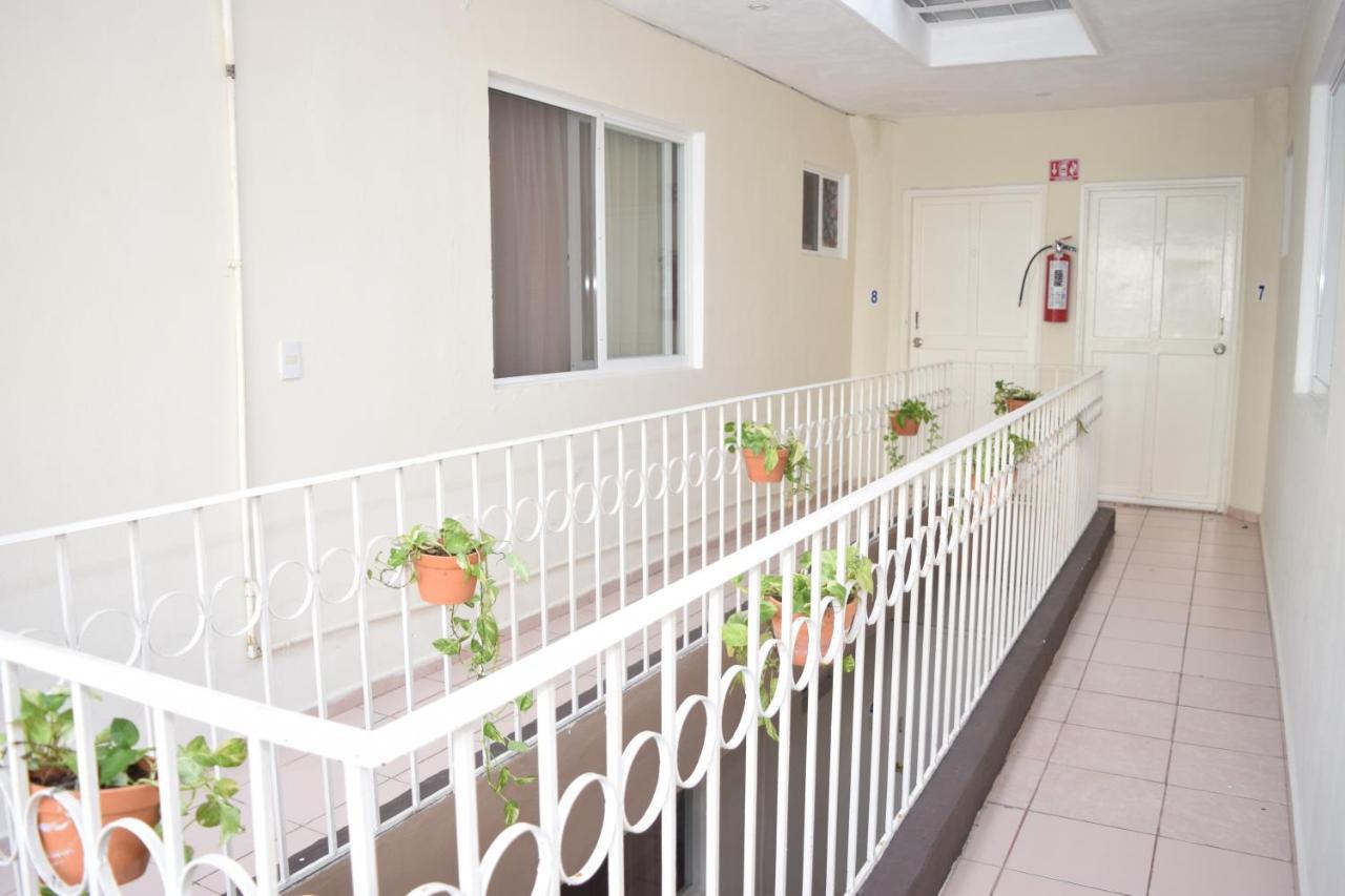Suites Le Monde Hotel 2*