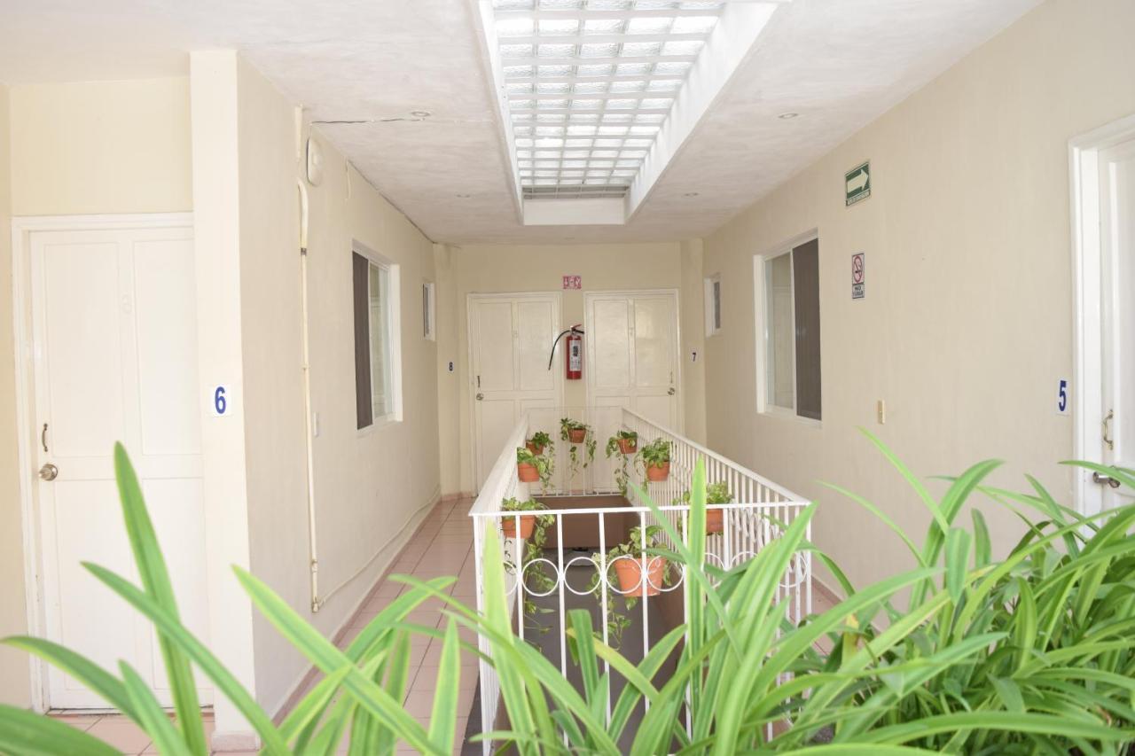 Suites Le Monde Hotel 2*