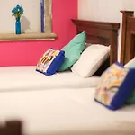 Ikaro Suites Colonial