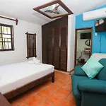 Ikaro Suites Colonial