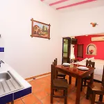 Ikaro Suites Colonial
