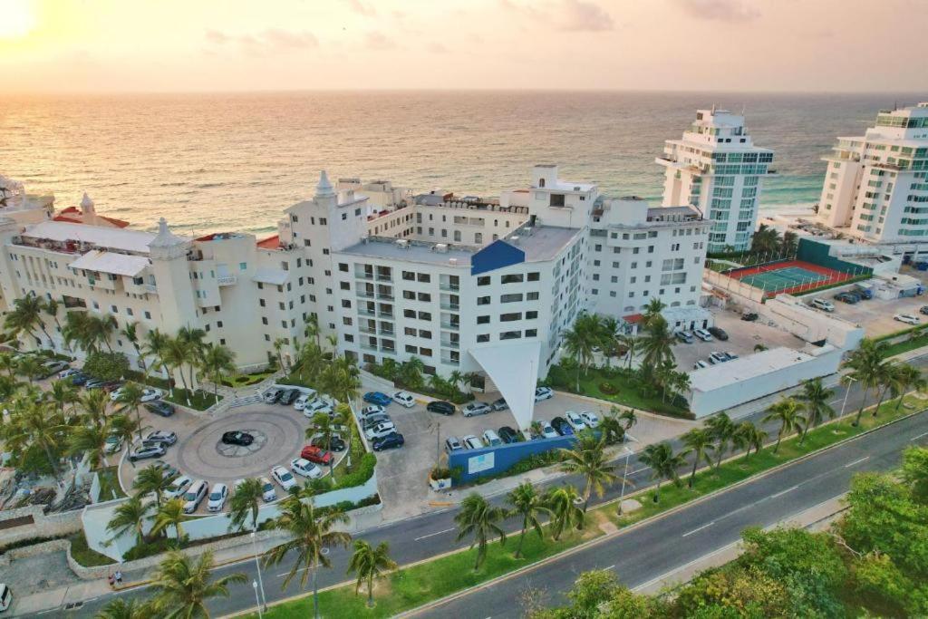 Apartamento Beachfront With Ocean View Cancún
