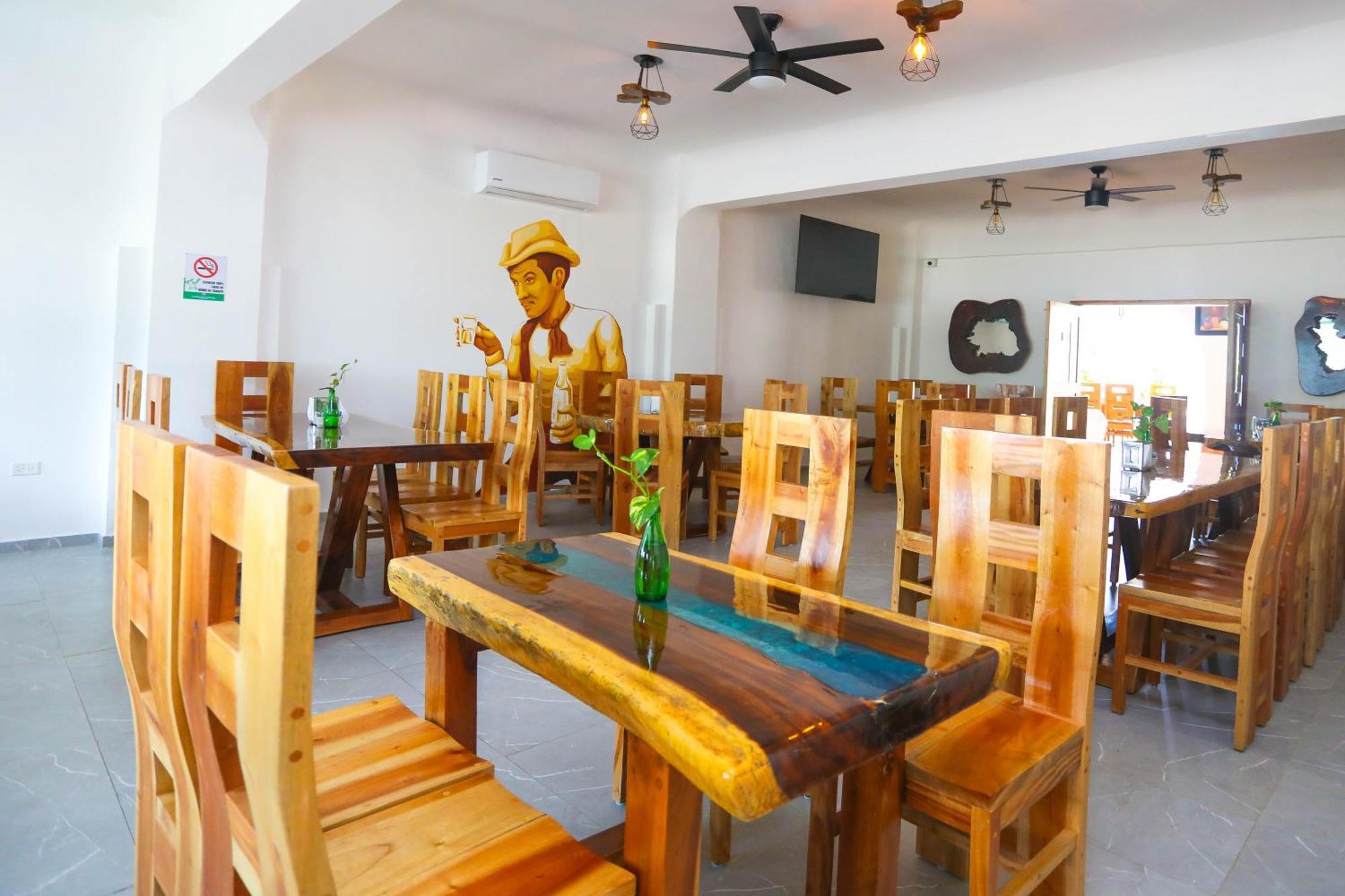 Maria De Lourdes Hotel