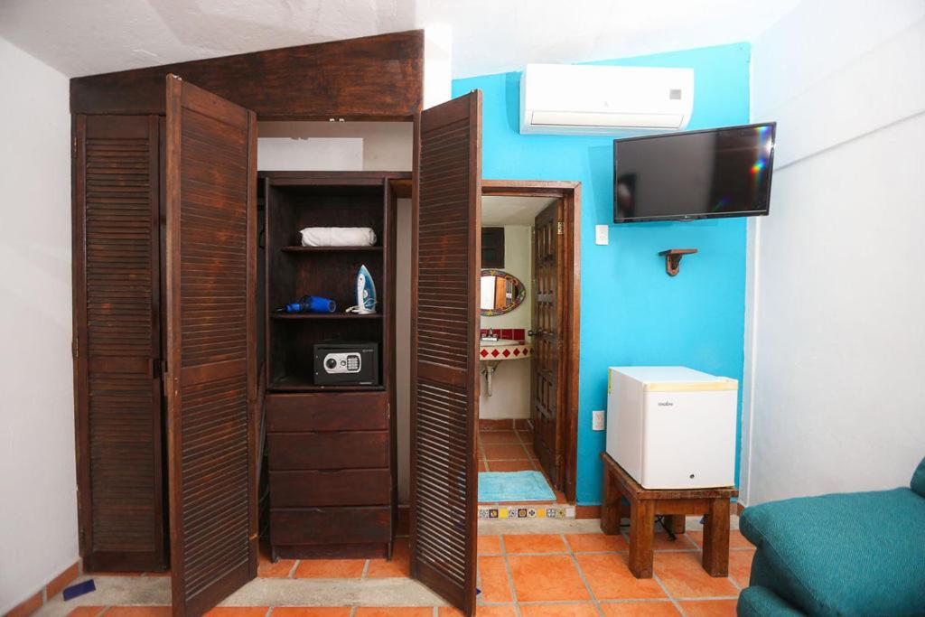 Hotel Ikaro Colonial