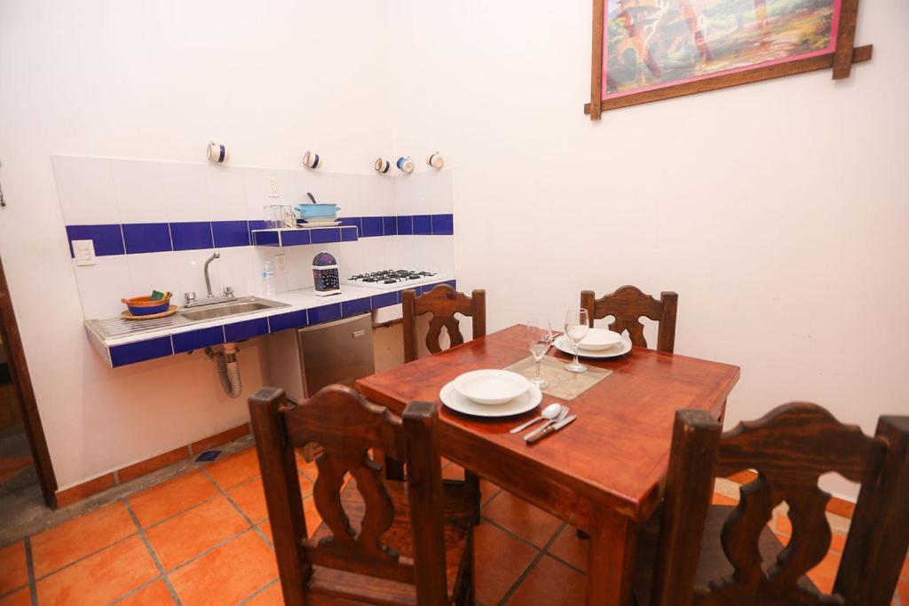 Ikaro Colonial Hotel 3*