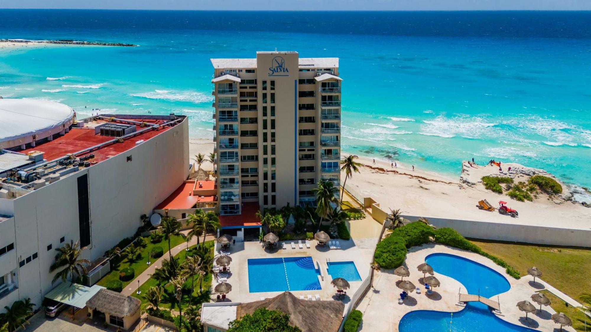 Beachfront At Salvia Apartahotel Cancún