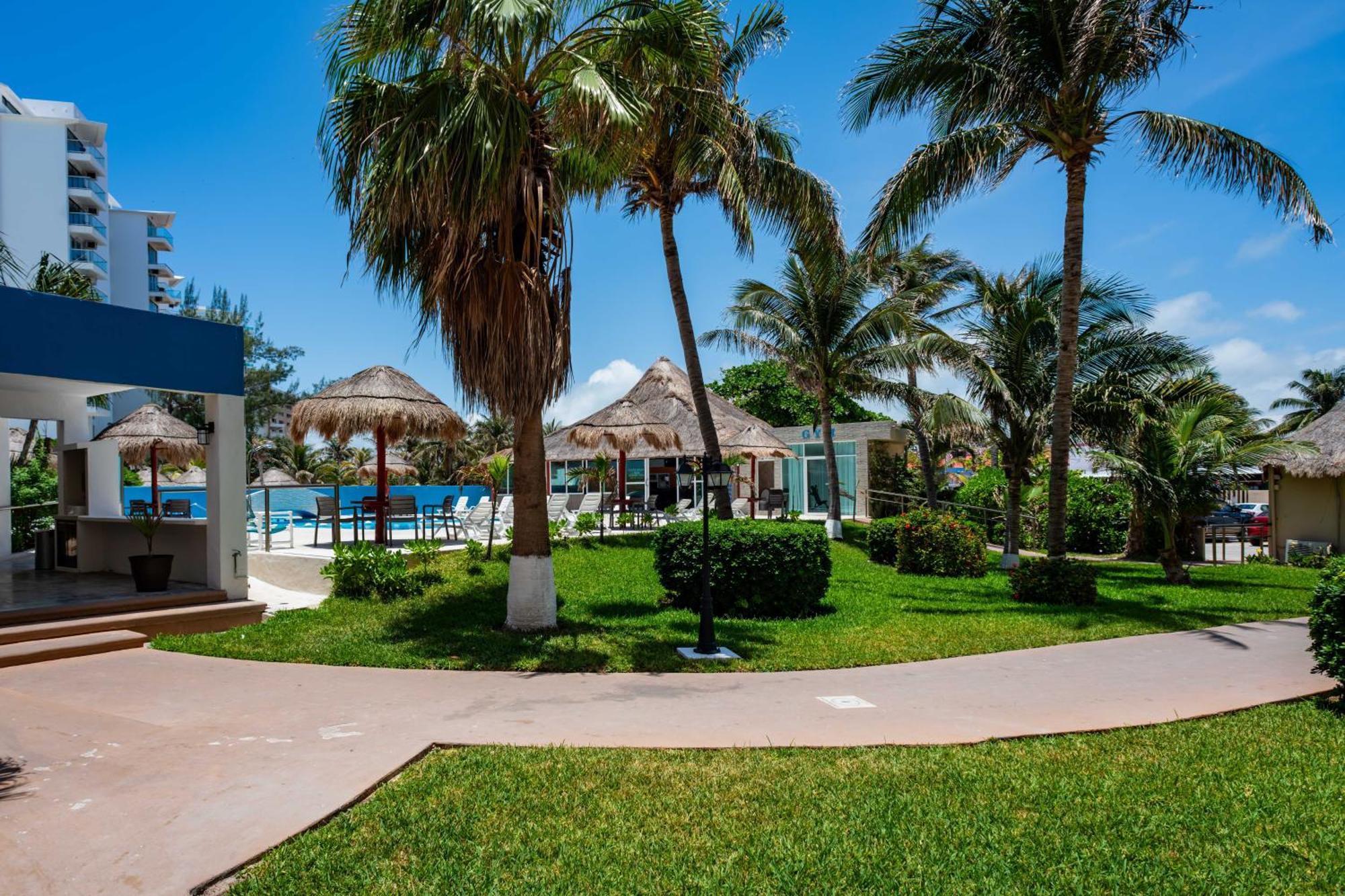 Apartahotel Beachfront At Salvia