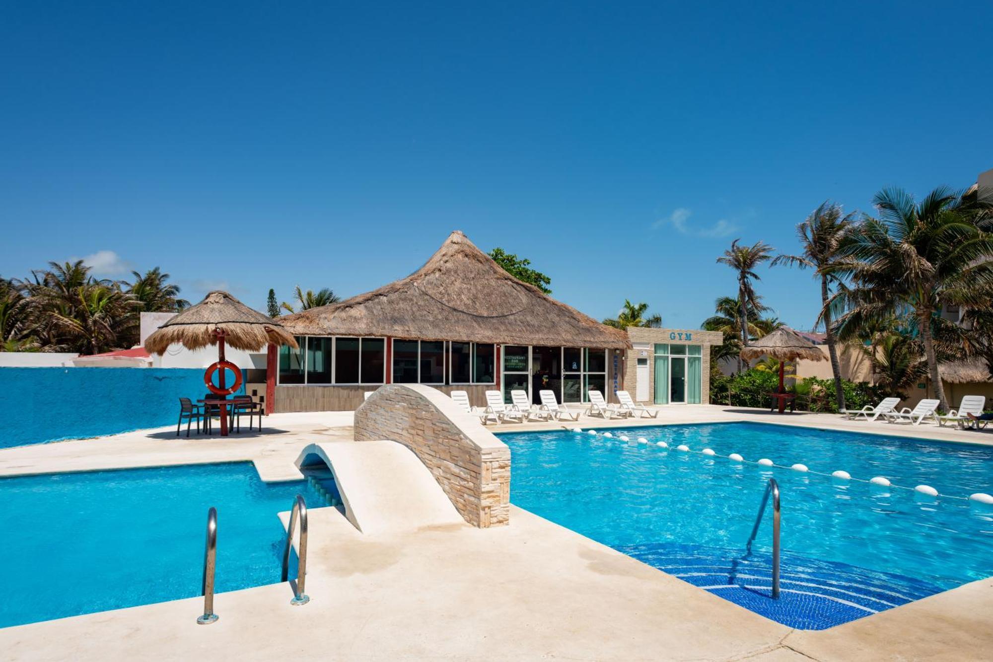 Apartahotel Beachfront At Salvia *