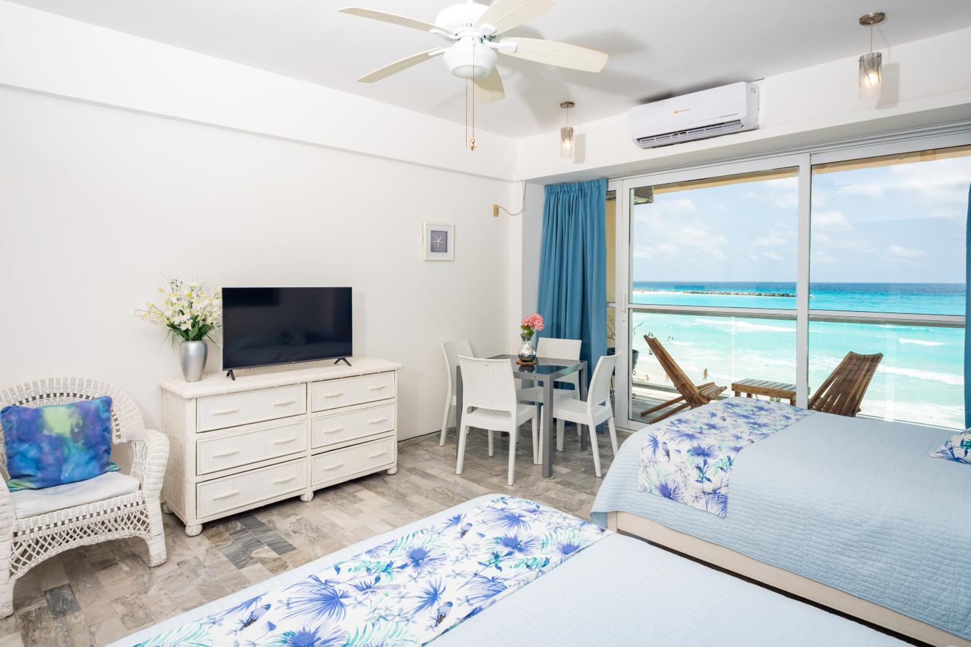 Beachfront At Salvia Apartahotel